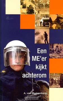 EEN ME'ER KIJKT ACHTEROM - STUIJVENBERG, A. VAN - 9789033609299