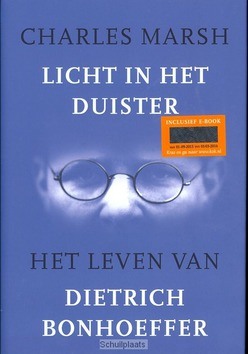 LICHT IN HET DUISTER - MARSH, CHARLES - 9789043524056