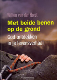 MET BEIDE BENEN OP DE GROND