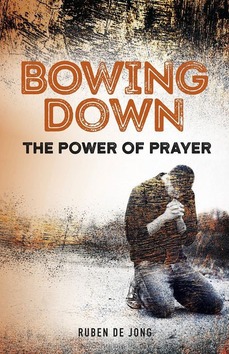 BOWING DOWN - JONG, RUBEN DE - 9789082892031